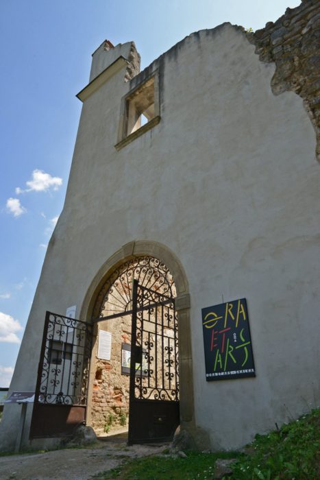 Ora et ars na skalke vchod