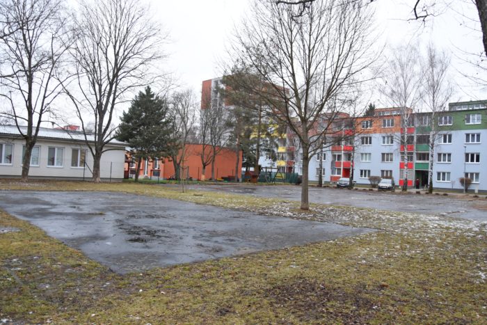 vnútroblok pri MŠ slimáčik