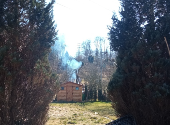 dym v záhradkárskej osade