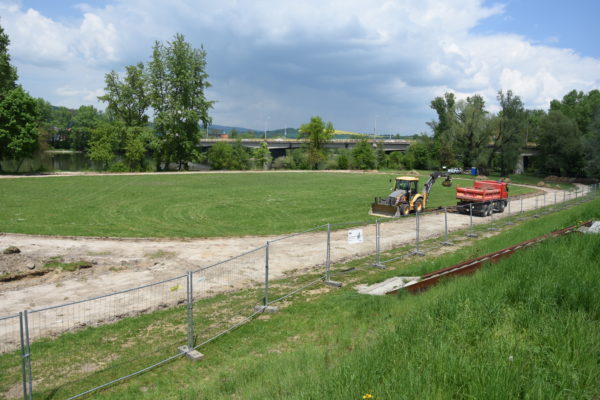 práce v Zátoke pokoja