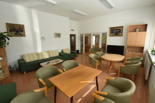 spoločenská miestnosť v Dennom centre