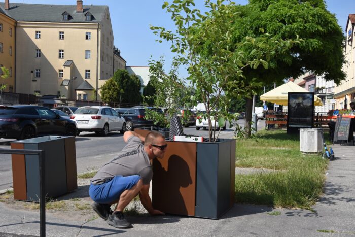 nové kvetináče na mobilnú zeleň