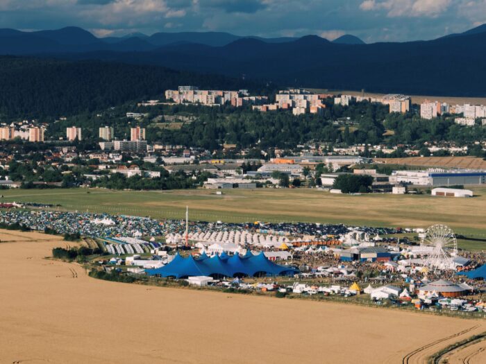 Pohoda z diaľky ilustrácia