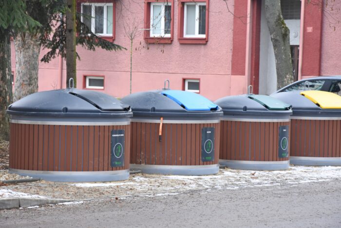 stojisko polopodzemných kontajnerov