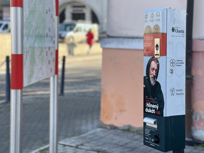 automat na hlinený dukát pri mestskej polícii